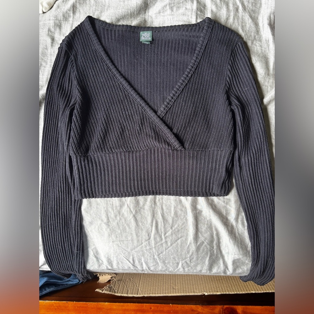 Wild Fable V-neck Crop Size XS
